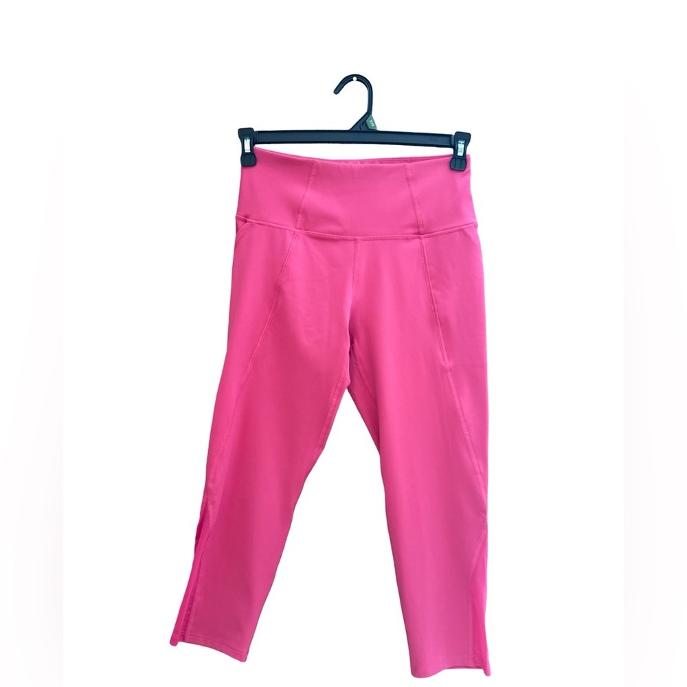 Layer 8 High-Rise Hot Pink Capri Leggings